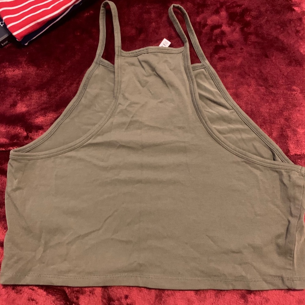 Crop top - Picture 2 of 3